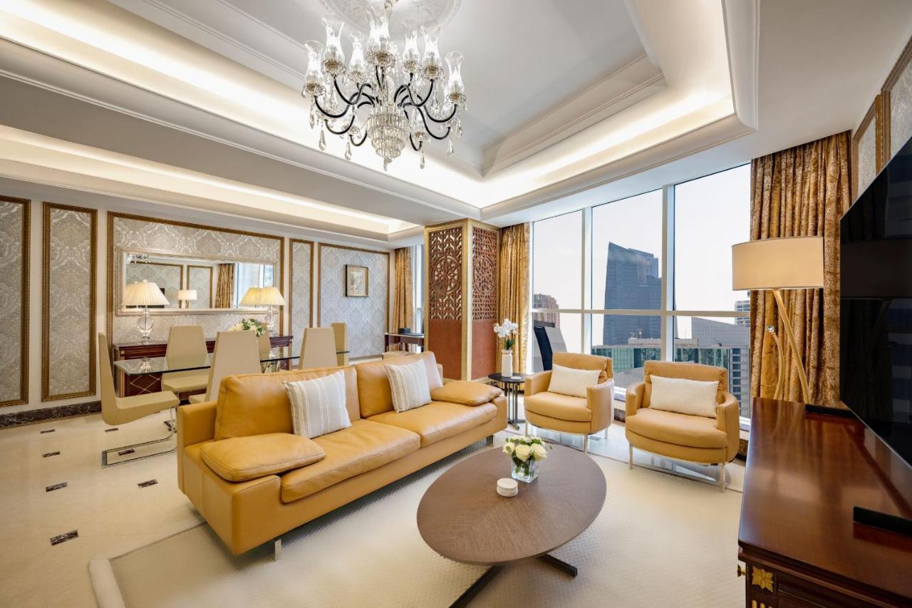 Dusit Hotel & Suites - Doha Extérieur photo A suite at the hotel