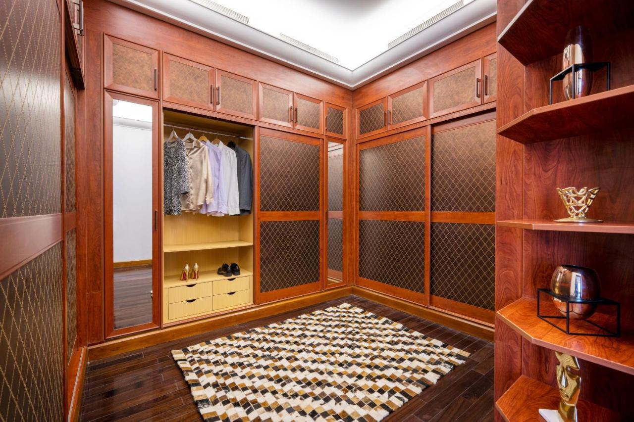 Dusit Hotel & Suites - Doha Extérieur photo A walk-in closet